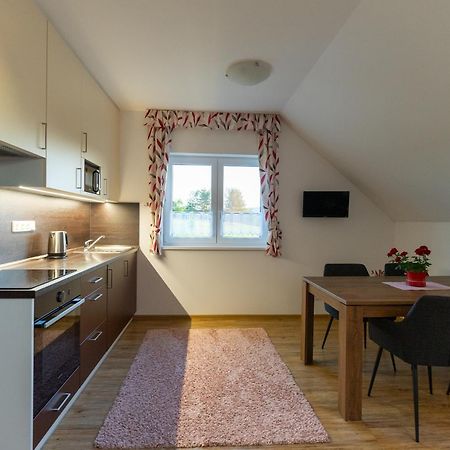 Apartmany Kohoutek A Slepicka V Novohradskych Horach Nové Hrady Exterior foto