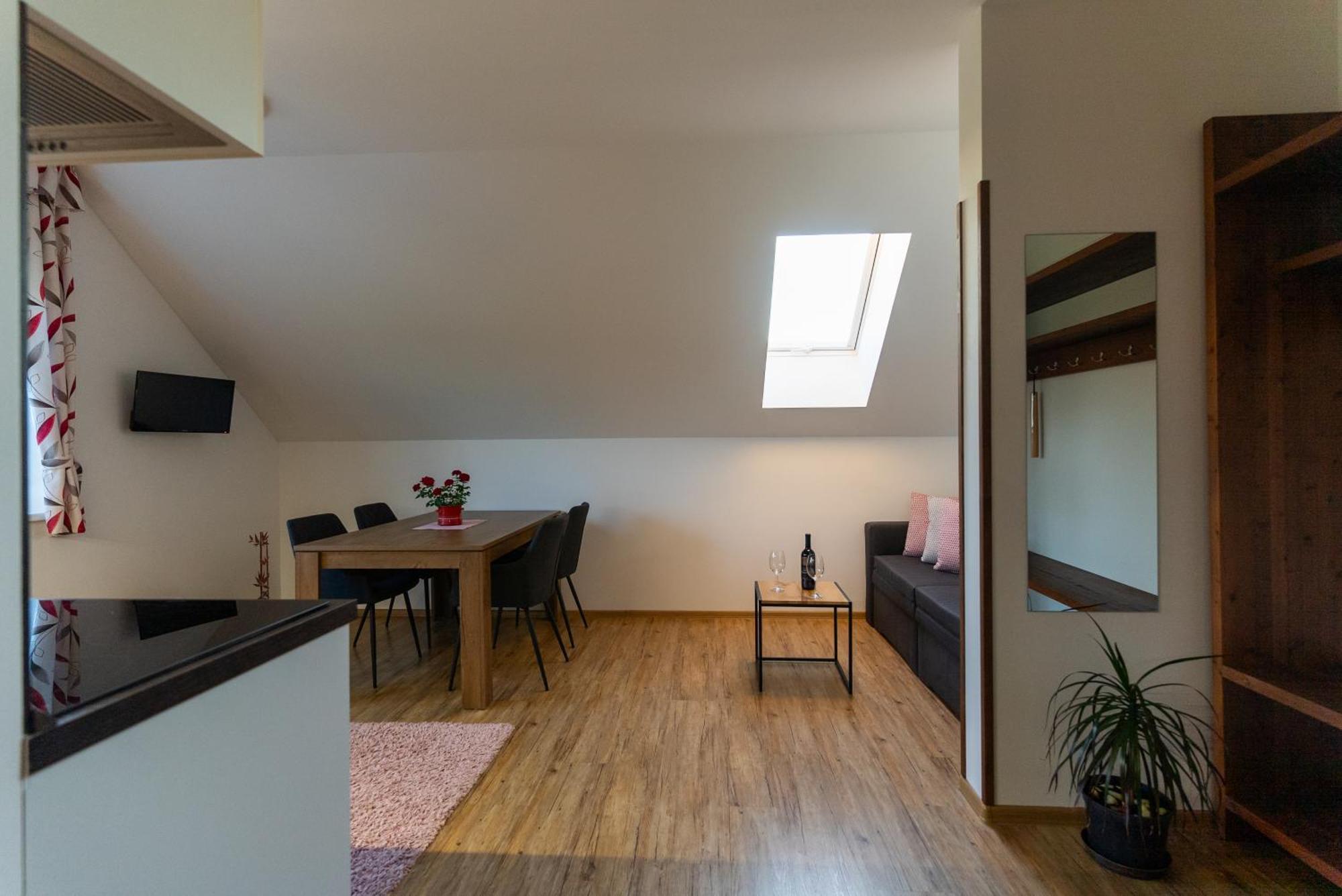 Apartmany Kohoutek A Slepicka V Novohradskych Horach Nové Hrady Exterior foto