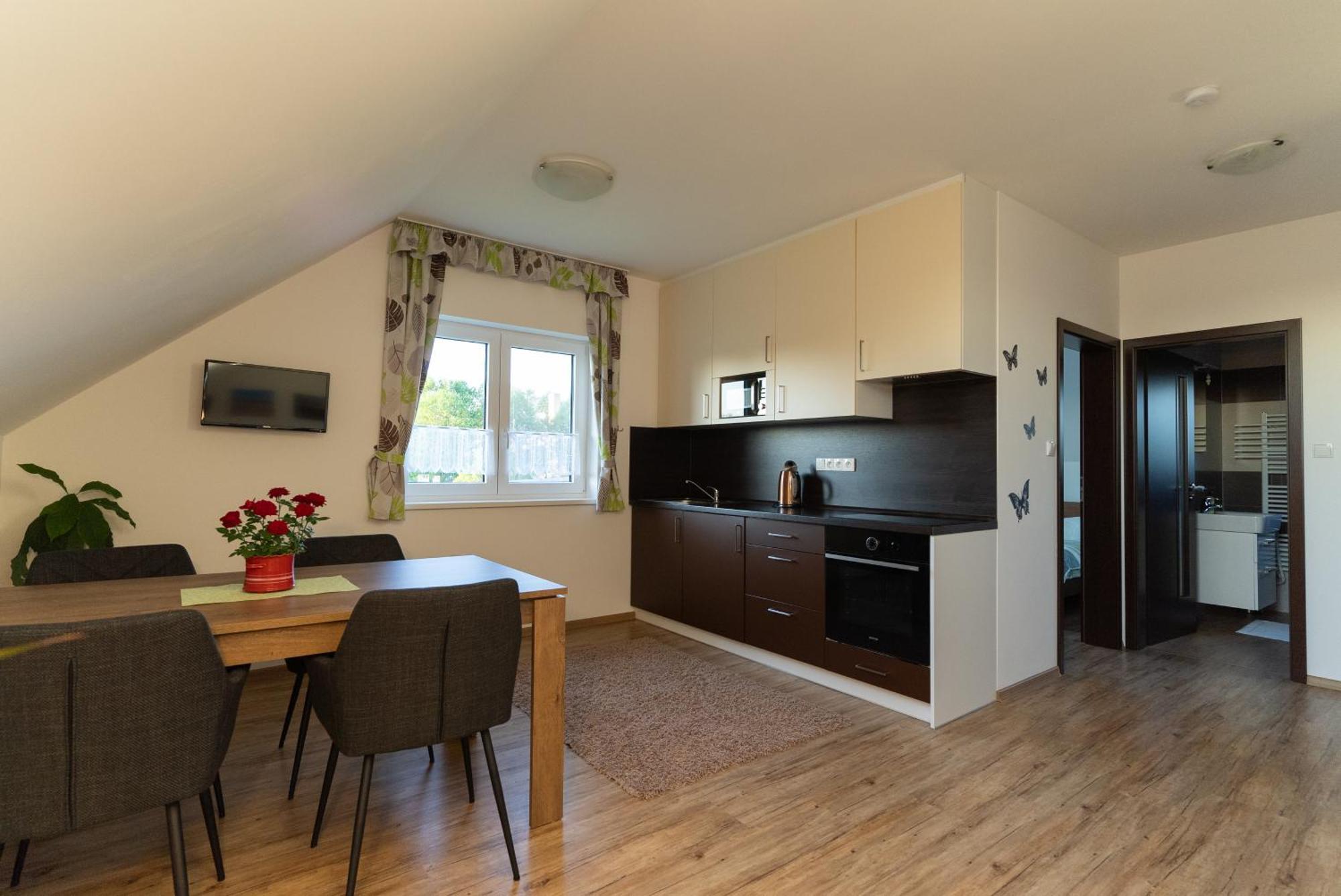 Apartmany Kohoutek A Slepicka V Novohradskych Horach Nové Hrady Exterior foto